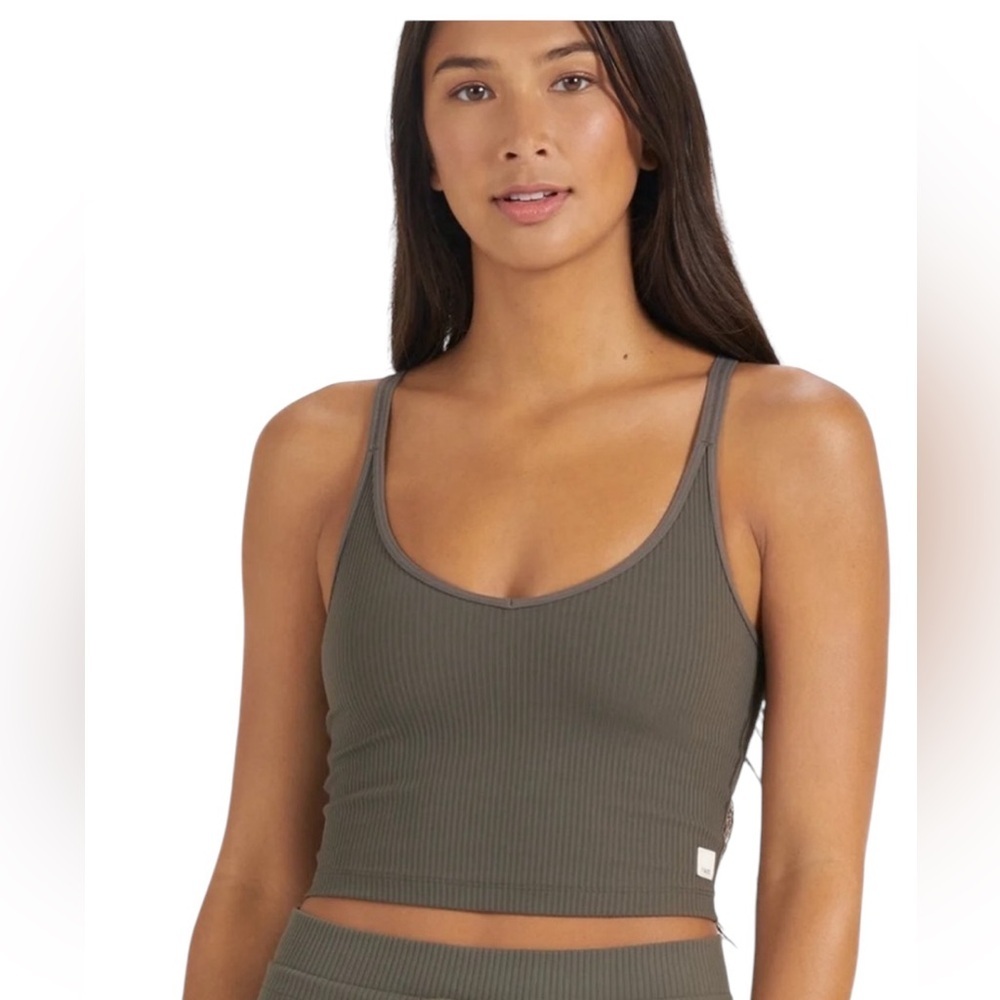 Vuori Rib Crop Top in Olive Green Size
Small